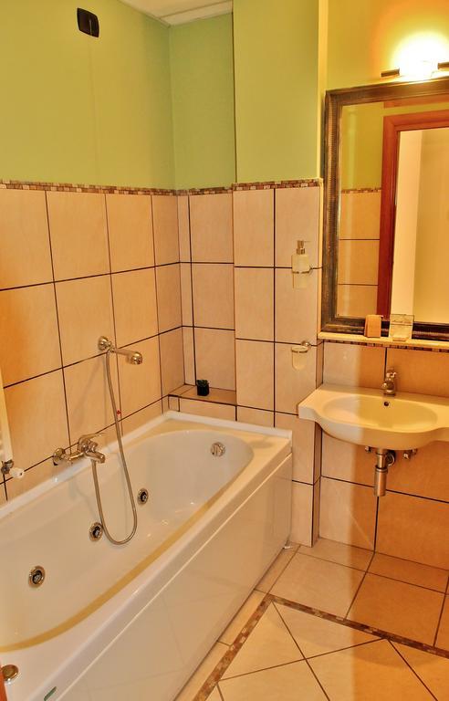 Hotel Rasula Alta Гравіна-ді-Катанія Екстер'єр фото