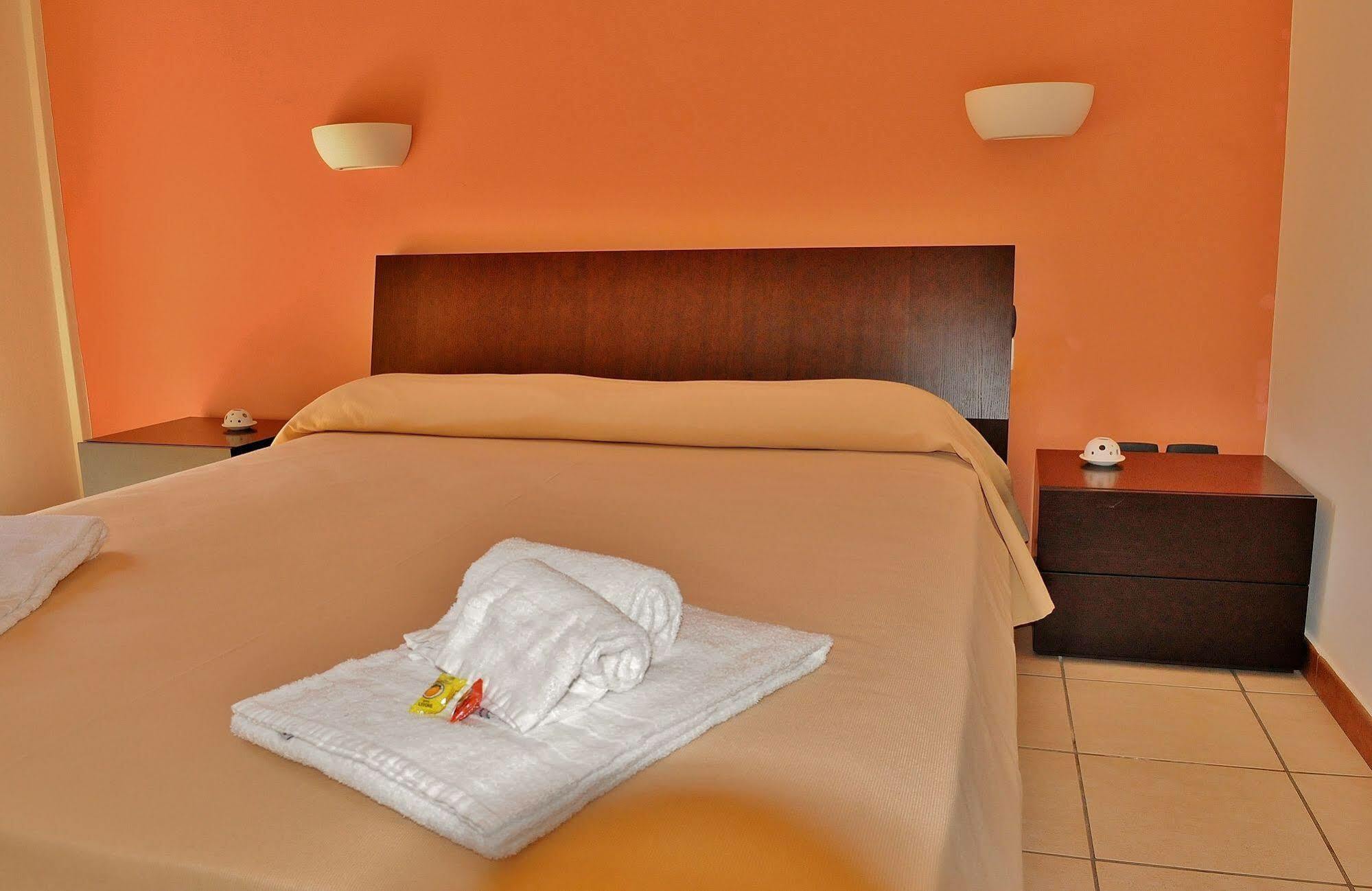 Hotel Rasula Alta Гравіна-ді-Катанія Екстер'єр фото